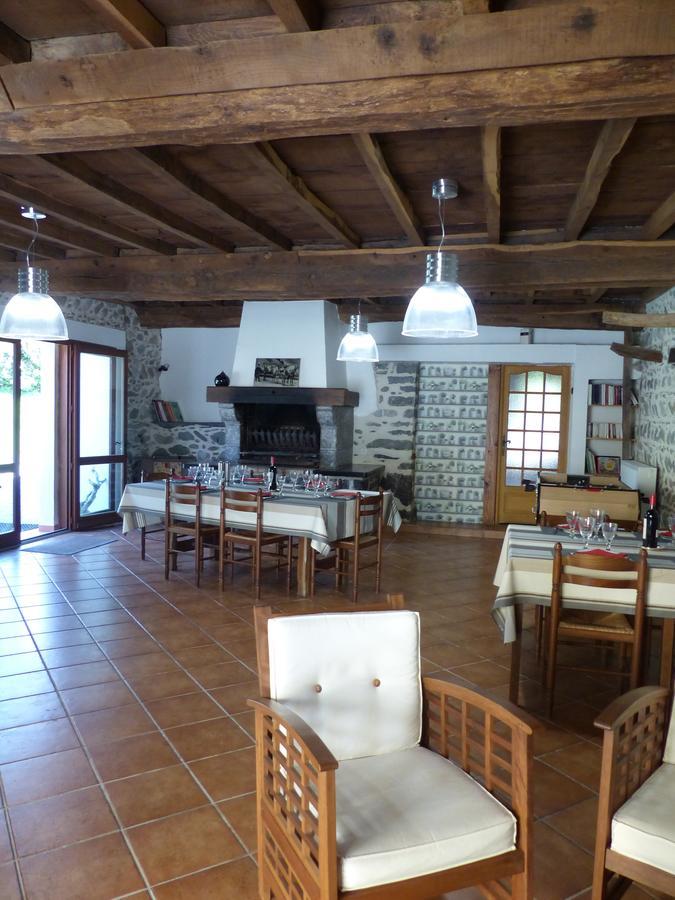 Maison d'hôtes Les 3 Baudets Issor Exterior foto